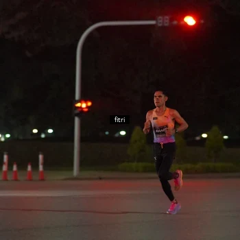 Runner Photo 6159901