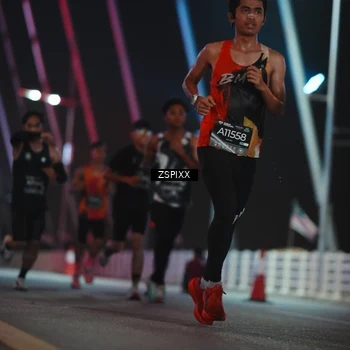 Runner Photo 6160018