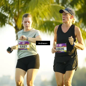 Runner Photo 6160875