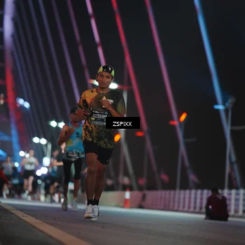 Runner Photo 6160987