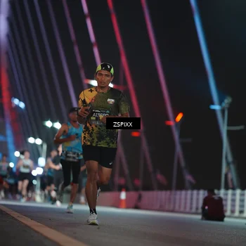 Runner Photo 6161035