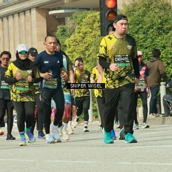 Runner Photo 6161210
