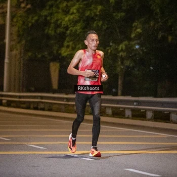 Runner Photo 6161523