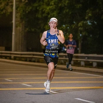 Runner Photo 6161861