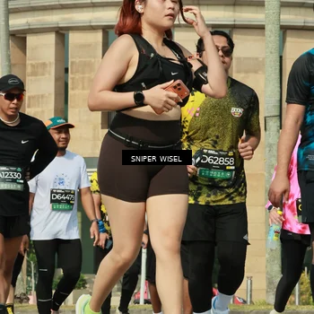 Runner Photo 6161870