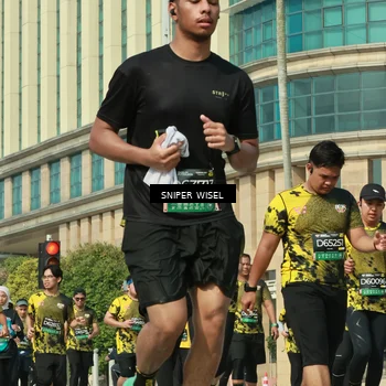 Runner Photo 6162093