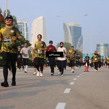 Runner Photo 6162355