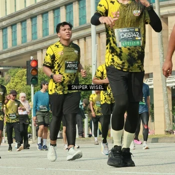 Runner Photo 6162465
