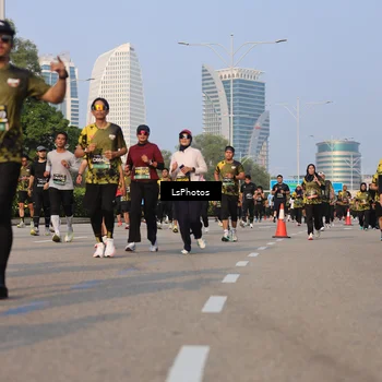 Runner Photo 6162471