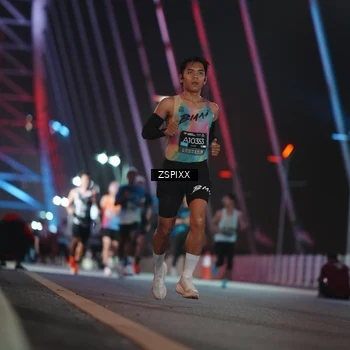 Runner Photo 6162849
