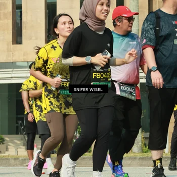 Runner Photo 6163048