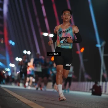 Runner Photo 6163052