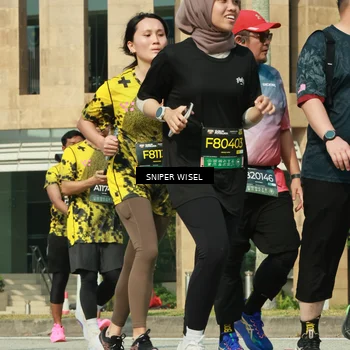 Runner Photo 6163057