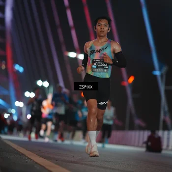 Runner Photo 6163059