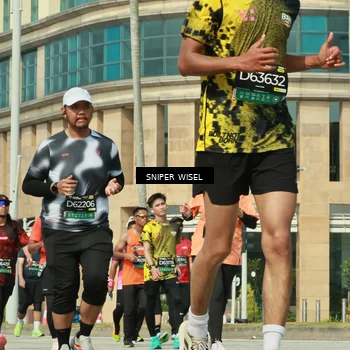 Runner Photo 6163180