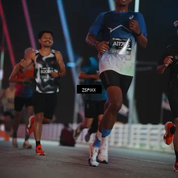 Runner Photo 6163817