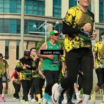 Runner Photo 6164057