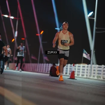 Runner Photo 6164335