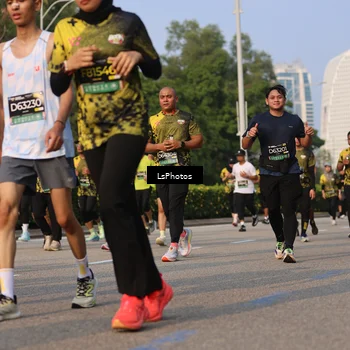 Runner Photo 6165040