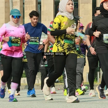 Runner Photo 6165072
