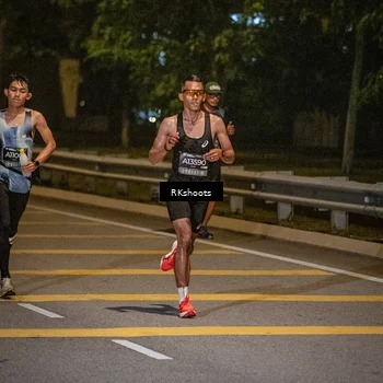 Runner Photo 6165101