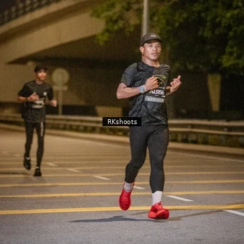 Runner Photo 6165131