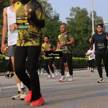 Runner Photo 6165342
