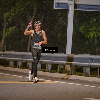 Runner Photo 6165444