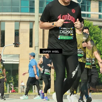 Runner Photo 6166002