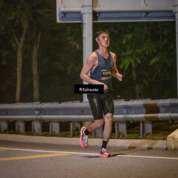 Runner Photo 6166140