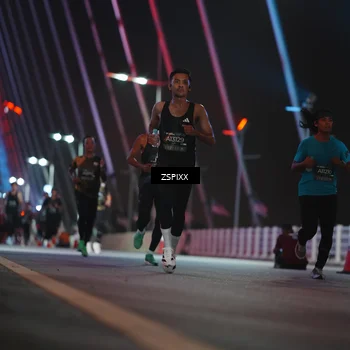 Runner Photo 6166755