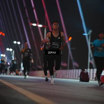 Runner Photo 6166860