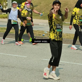 Runner Photo 6166872