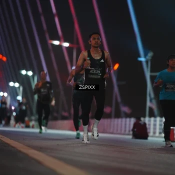 Runner Photo 6166993