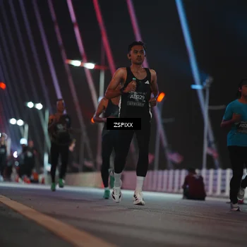 Runner Photo 6167069
