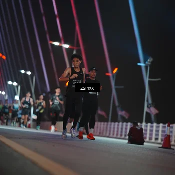 Runner Photo 6168825
