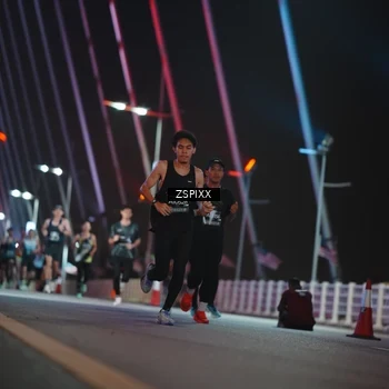 Runner Photo 6169165