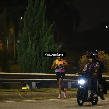 Runner Photo 6169466