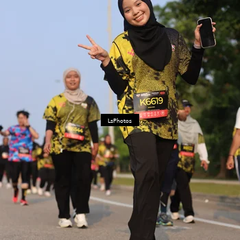 Runner Photo 6170705