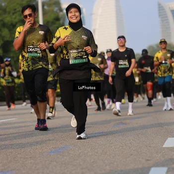 Runner Photo 6171119