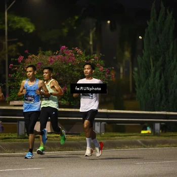 Runner Photo 6171318