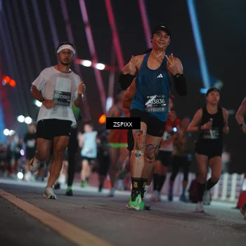 Runner Photo 6171639