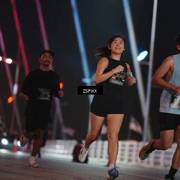 Runner Photo 6172912