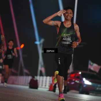 Runner Photo 6173800