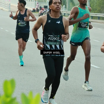 Runner Photo 6173812