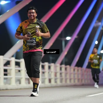 Runner Photo 6174375