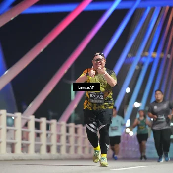 Runner Photo 6174496