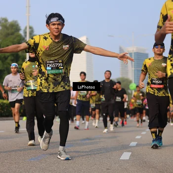 Runner Photo 6174645