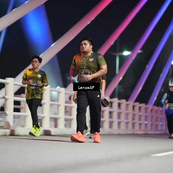 Runner Photo 6175110