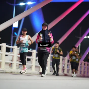 Runner Photo 6176050